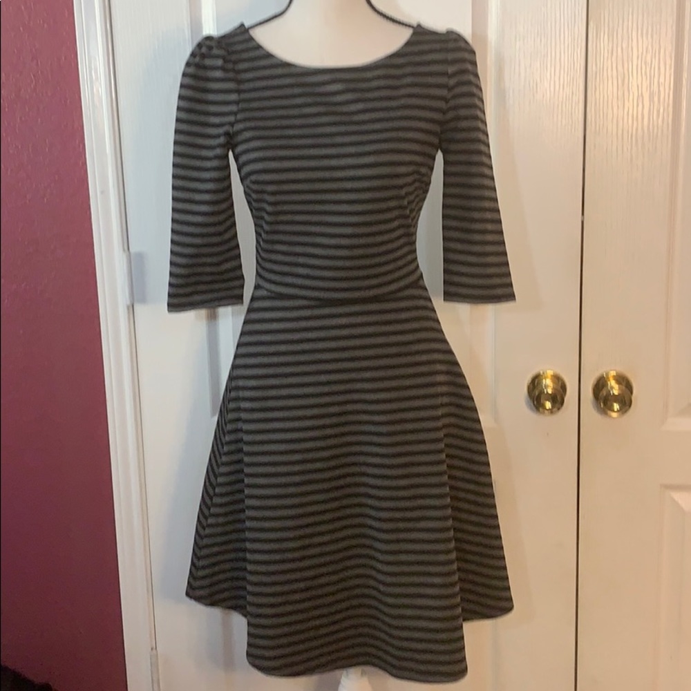 Pixley black/gray striped 3/4 length sleeves dress
